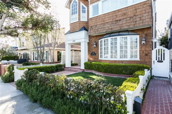 439 1/2 Carnation Avenue 2, Corona Del Mar, California 92625