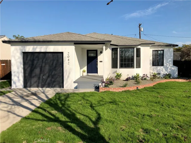 2042 N Greenbrier Road, Long Beach, California 90815