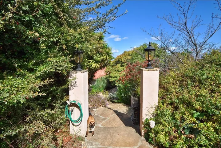 11 Toprail Lane, Rancho Palos Verdes, California 90275