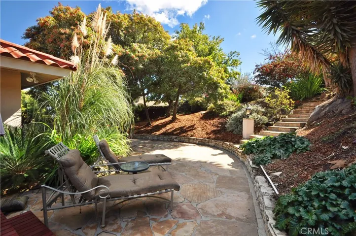 11 Toprail Lane, Rancho Palos Verdes, California 90275