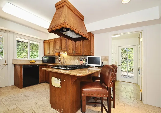 11 Toprail Lane, Rancho Palos Verdes, California 90275