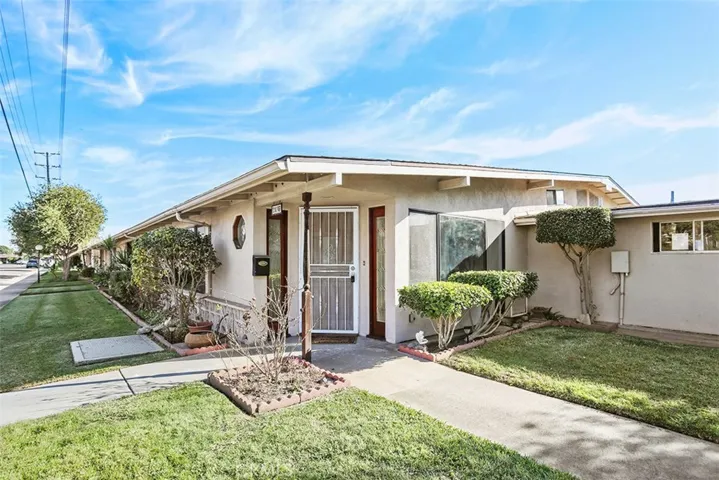 1470 Northwood Road 243g, Seal Beach, California 90740