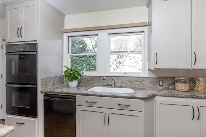 957 University Drive, Menlo Park, California 94025