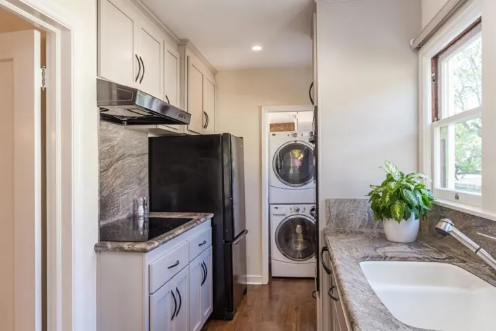 957 University Drive, Menlo Park, California 94025