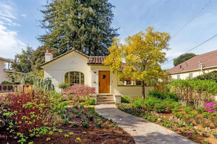 957 University Drive, Menlo Park, California 94025