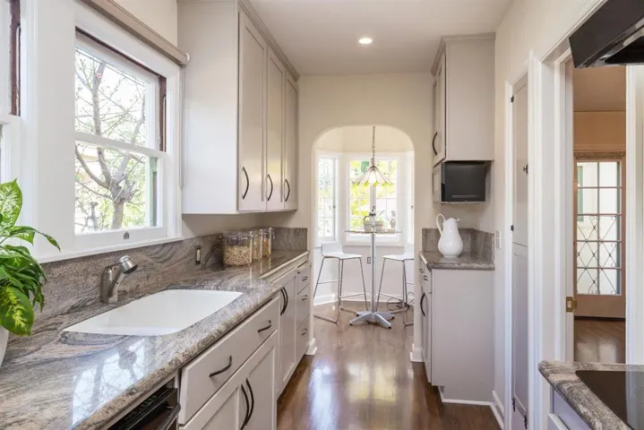 957 University Drive, Menlo Park, California 94025