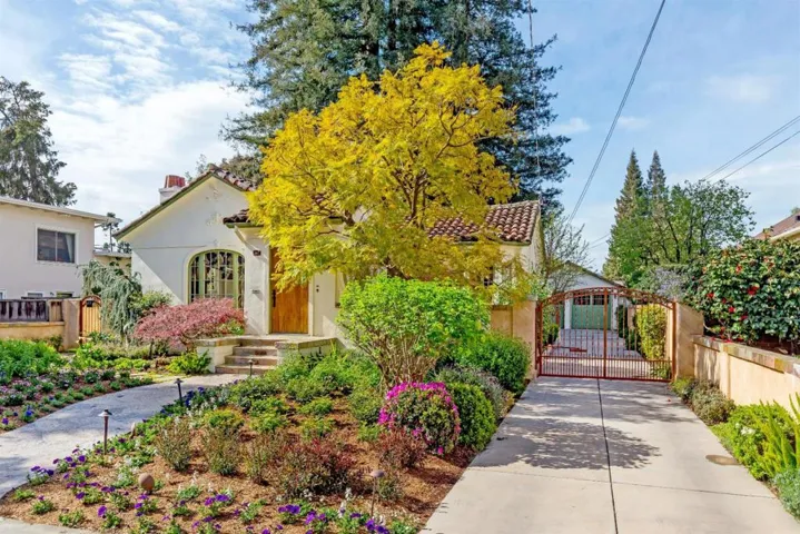 957 University Drive, Menlo Park, California 94025