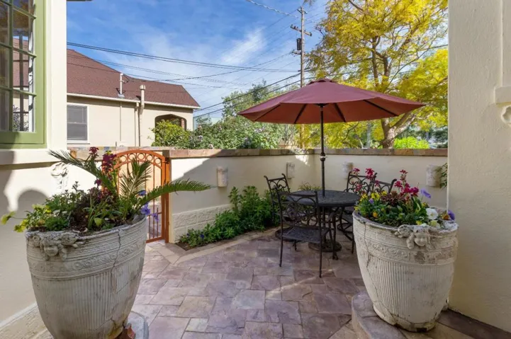 957 University Drive, Menlo Park, California 94025