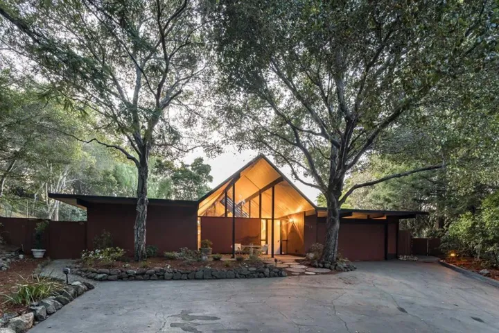 3136 Alexis Drive, Palo Alto, California 94304