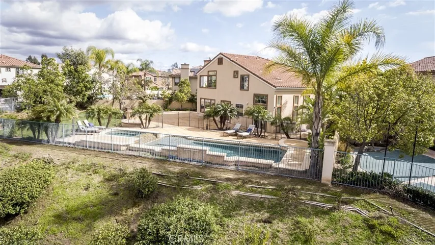 2 Via Bandada, Rancho Santa Margarita, California 92688