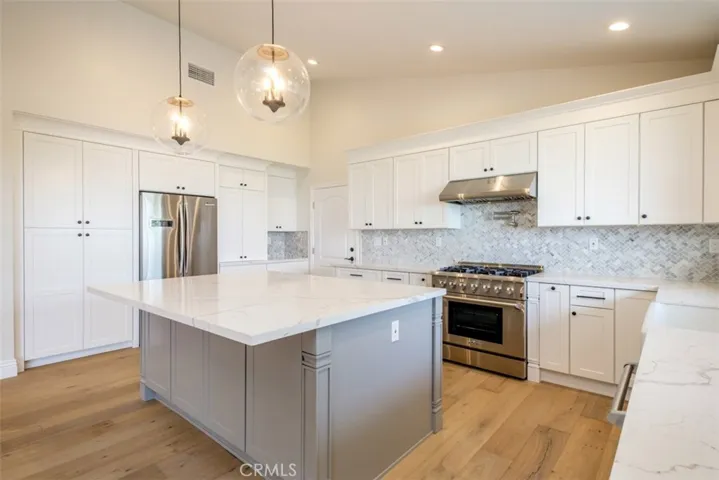 70 Rockinghorse Road, Rancho Palos Verdes, California 90275