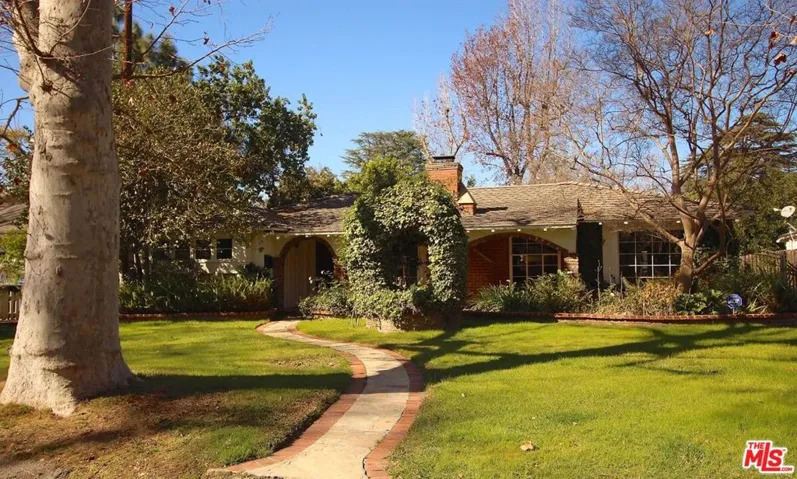 5149 Teesdale Avenue, Valley Village, California 91607