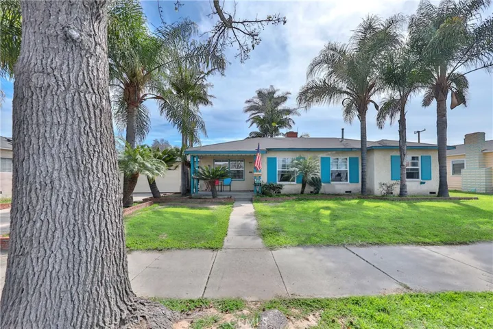 230 E Adams Street, Long Beach, California 90805