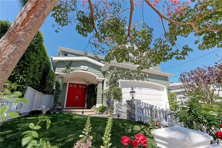 1301 Pine Avenue, Manhattan Beach, California 90266