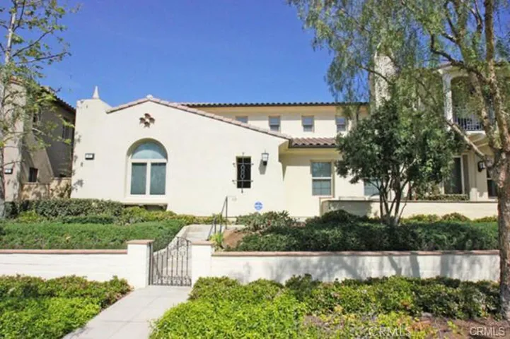 17 Arrowhead, Irvine, California 92618