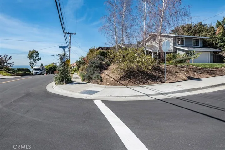 30323 Abrazo Drive, Rancho Palos Verdes, California 90275