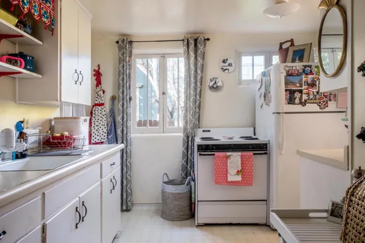 160 Monterey Avenue, Pacific Grove, California 93950