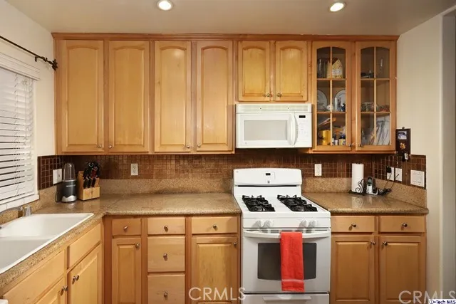 432 W Lexington Drive 4, Glendale, California 91203
