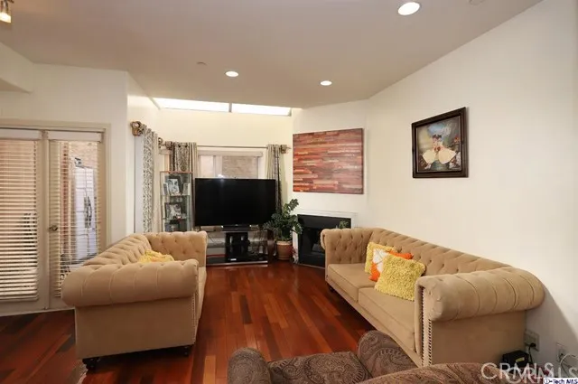 432 W Lexington Drive 4, Glendale, California 91203