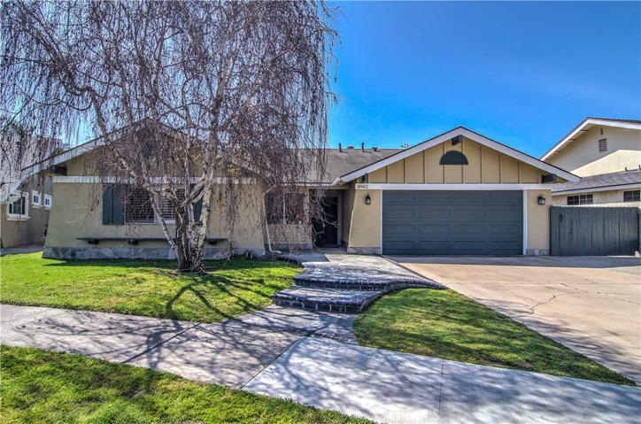 Amazing curb appeal at the end of a cul-de-sac AND functional. Extra-long driveway, plus space on the side for a small trailer.