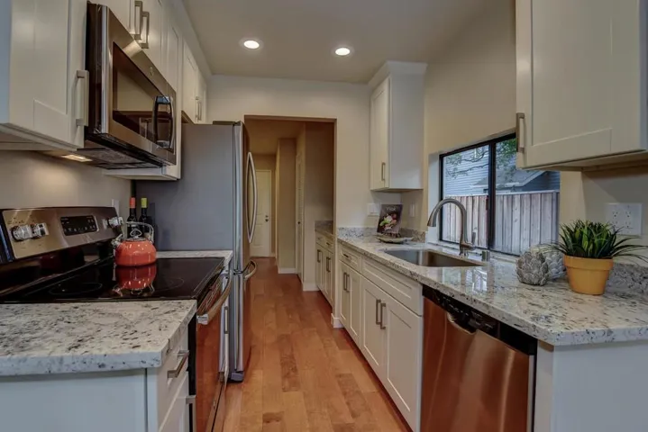 612 Sierra Vista Avenue D, Mountain View, California 94043