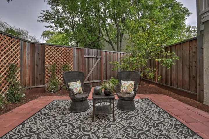 612 Sierra Vista Avenue D, Mountain View, California 94043
