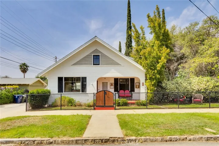 14 W Home Place, Redlands, California 92373