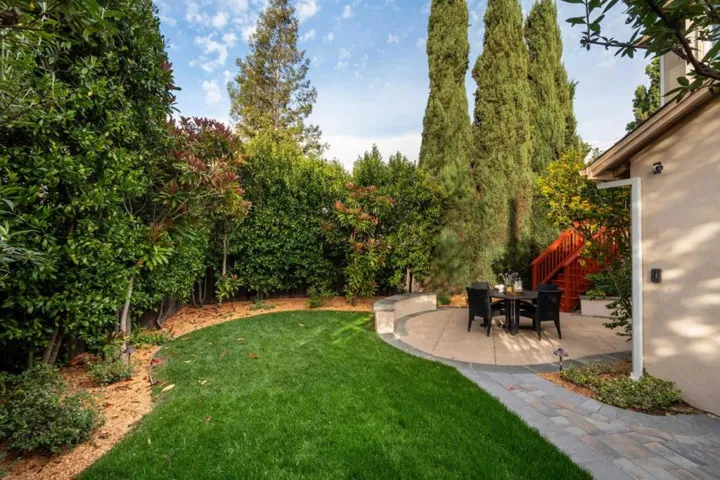 2450 Brewster Avenue, Redwood City, California 94062
