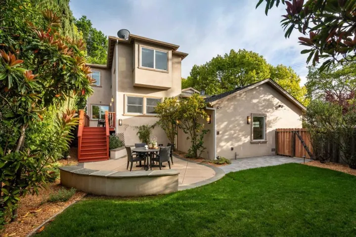 2450 Brewster Avenue, Redwood City, California 94062