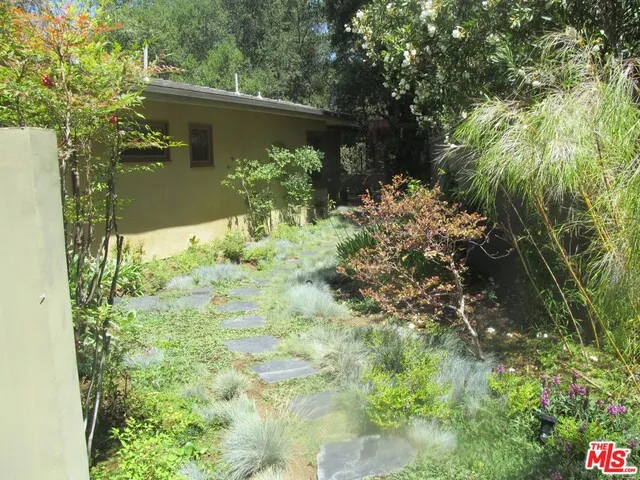 2454 Nalin Drive, Los Angeles, California 90077