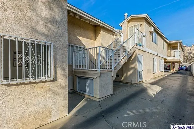 6442 Troost Avenue, North Hollywood, California 91606