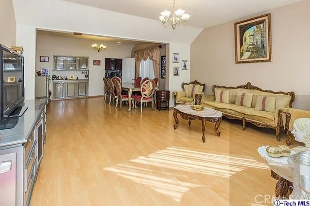 6442 Troost Avenue, North Hollywood, California 91606