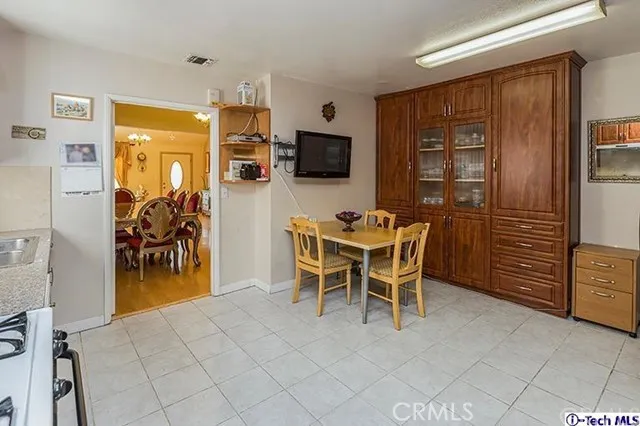 6442 Troost Avenue, North Hollywood, California 91606