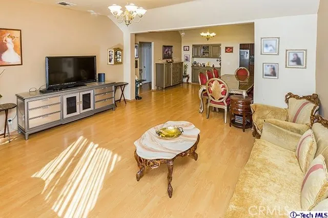 6442 Troost Avenue, North Hollywood, California 91606