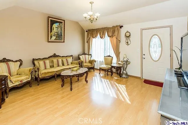 6442 Troost Avenue, North Hollywood, California 91606