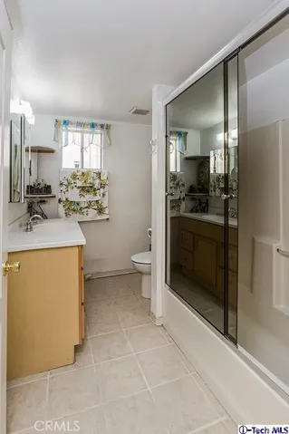 6442 Troost Avenue, North Hollywood, California 91606
