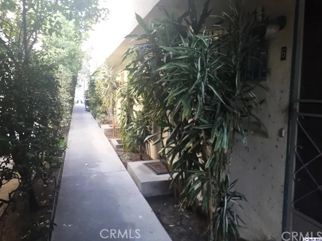 221 223 N Kenwood Street, Glendale, California 91206