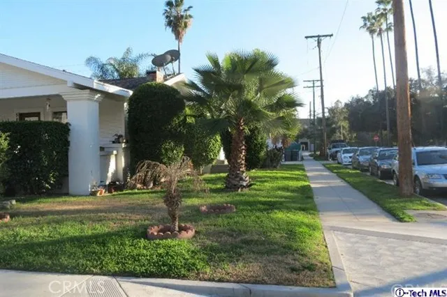 544 Burchett Street, Glendale, California 91203