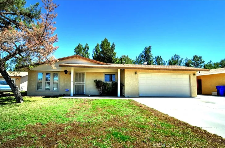14205-Arrowhead-Dr-Victorville-Front
