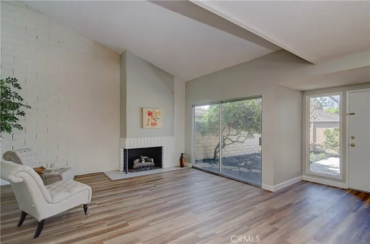 Popular mid-century style is the best...clean lines, lots of light and volumne of space...and that indoor/outdoor living experience.