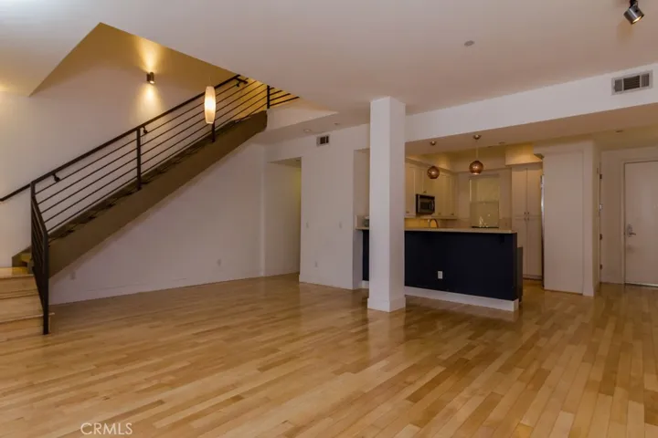 395 E 4th Street 11, Long Beach, California 90802