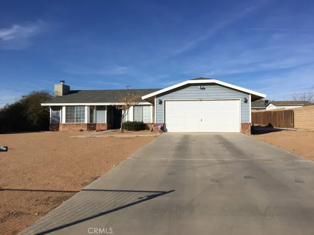 16786 Pauhaska Road, Apple Valley, California 92307