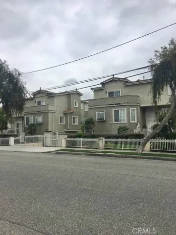 11728 205th Street 4, Lakewood, California 90715