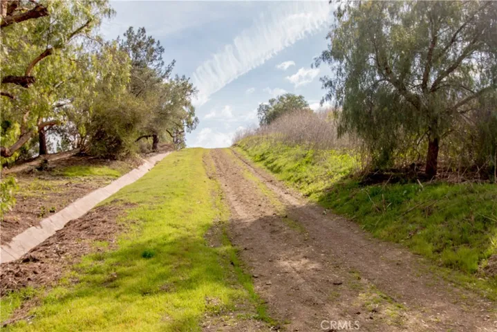 8200 E Oak Ridge Circle, Anaheim Hills, California 92808