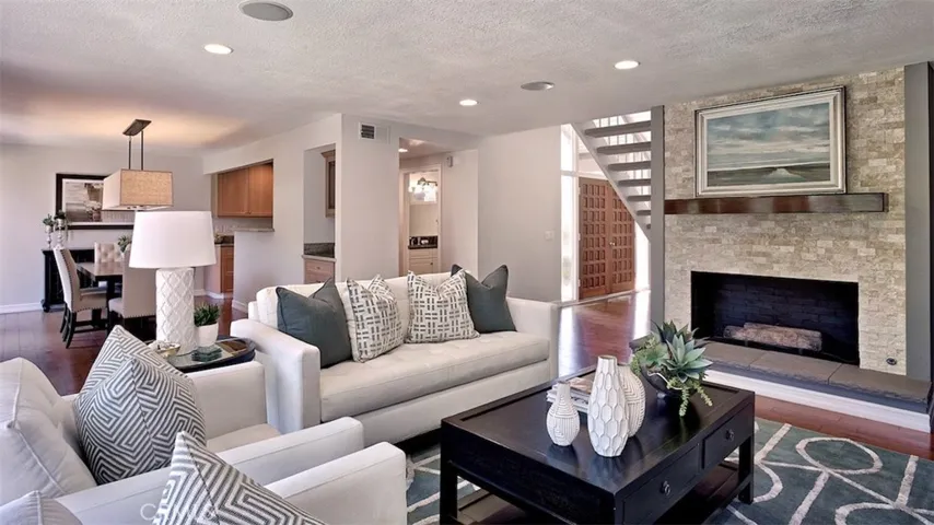 687 Vista Bonita, Newport Beach, California 92660