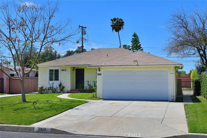 Great curb Appeal!