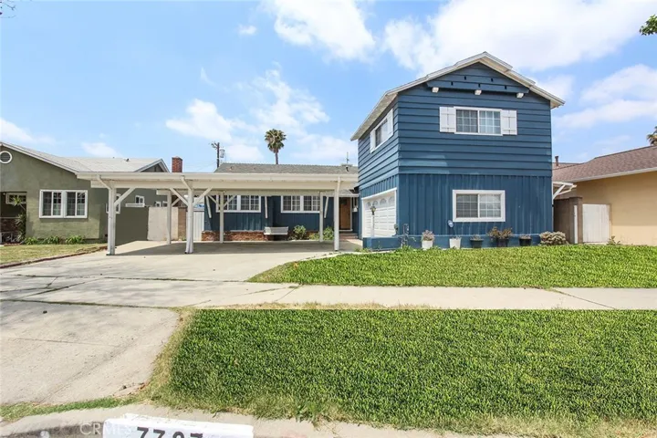 7727 Bluebell Avenue, North Hollywood, California 91605