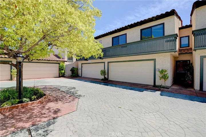 Rear courtyard on the street for max privacy and least traffic