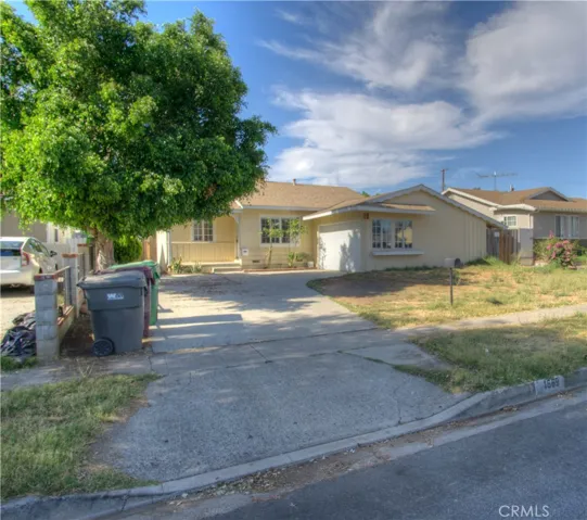 1669 W Brook Street, Santa Ana, California 92703
