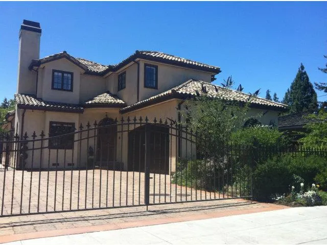 1201 University Drive, Menlo Park, California 94025